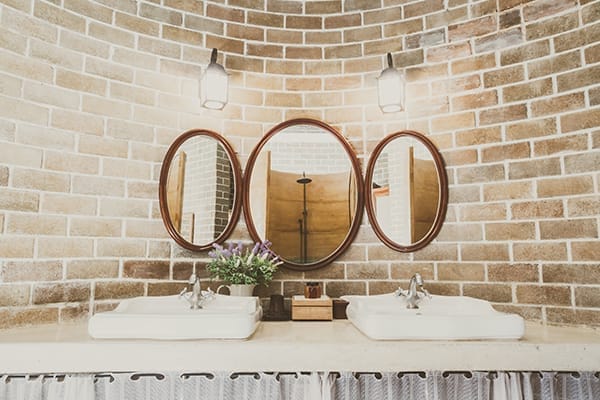 Cómo renovar un baño antiguo sin gastar mucho